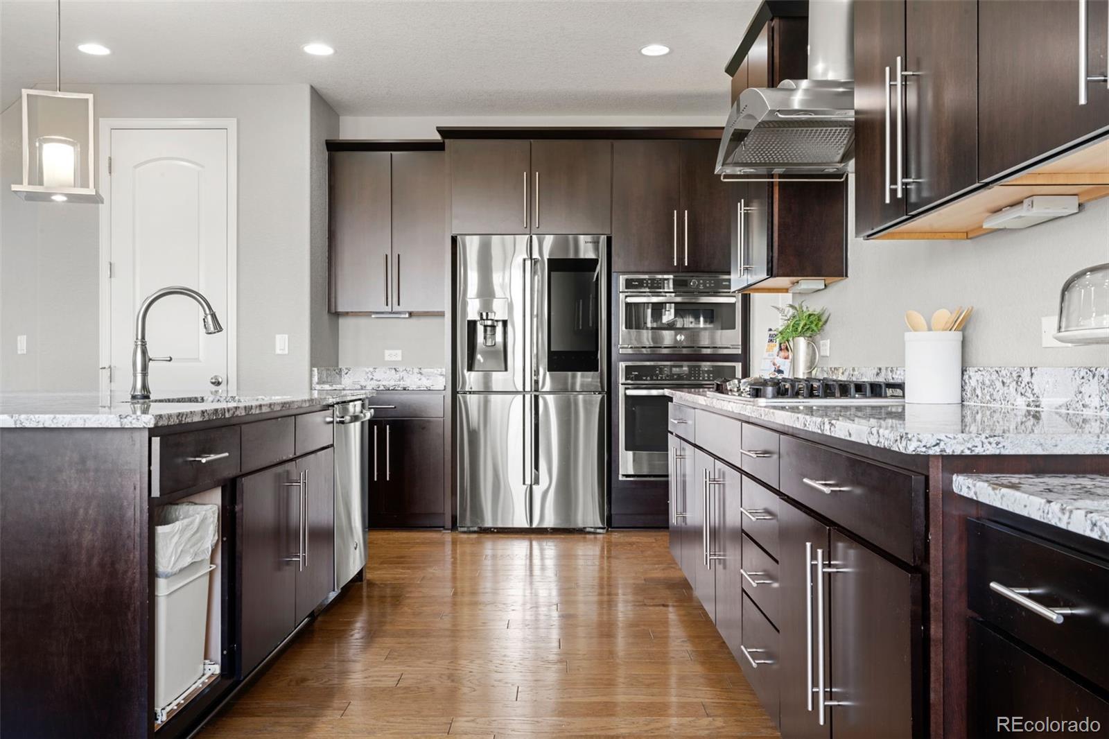 7606 S Valleyhead Court