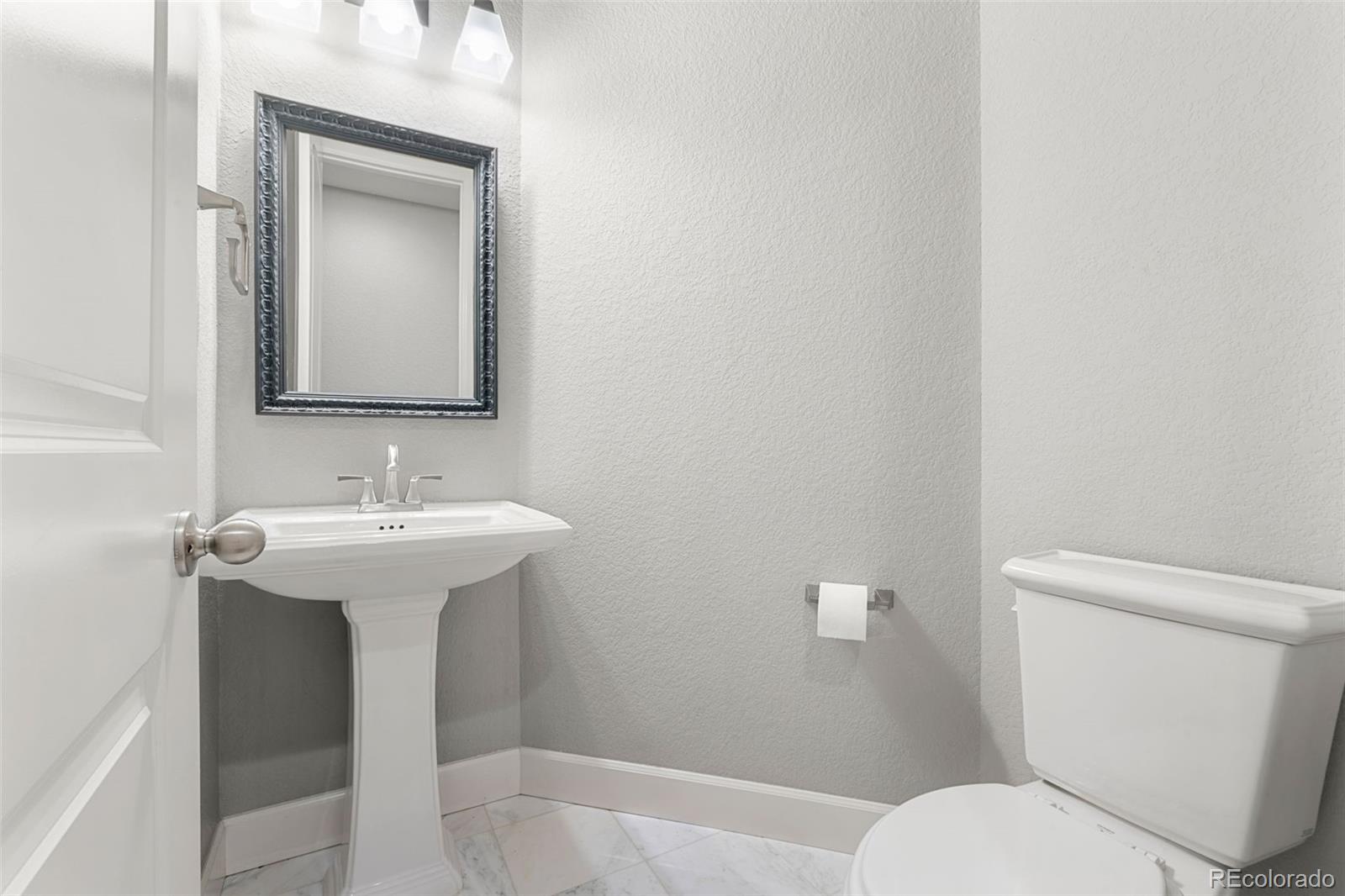 7606 S Valleyhead Court