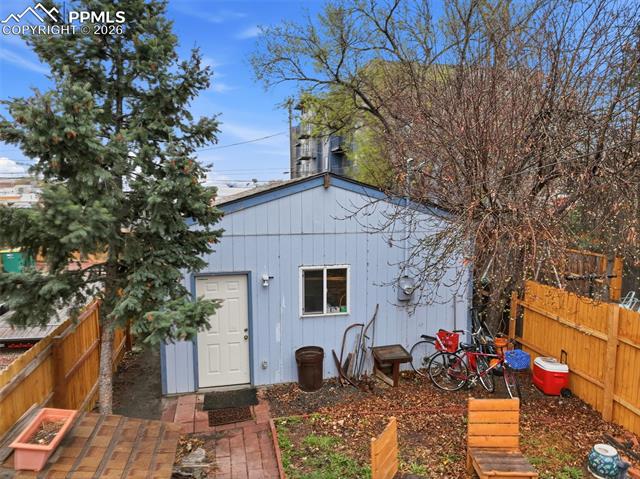 523 W Pikes Peak Avenue