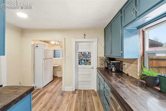 523 W Pikes Peak Avenue