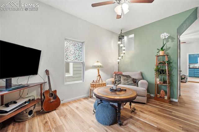 523 W Pikes Peak Avenue