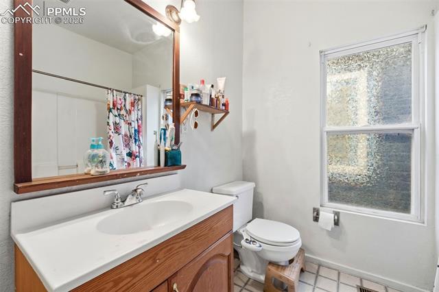 523 W Pikes Peak Avenue