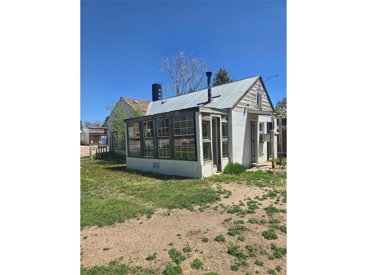 714 Front St