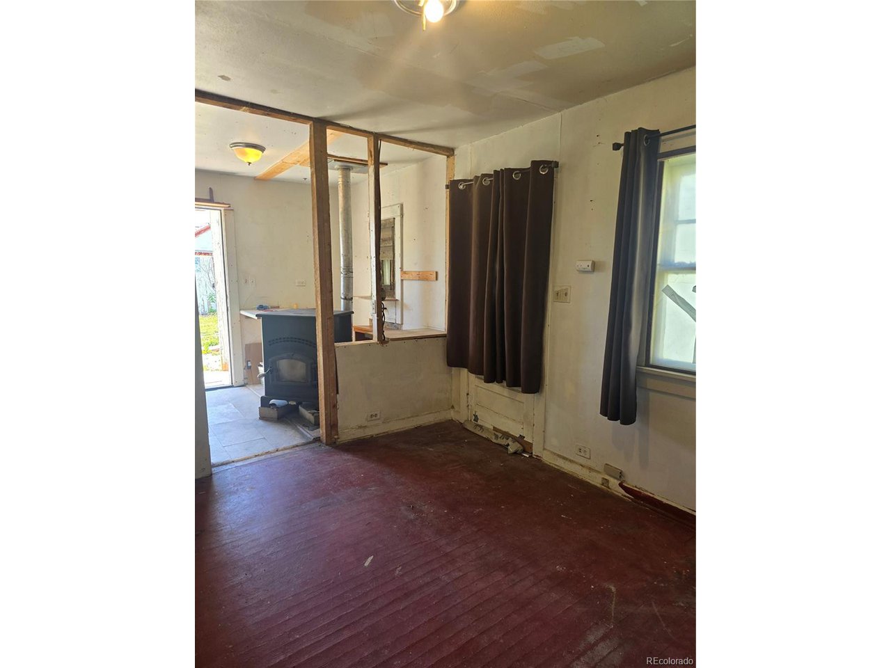 714 Front St