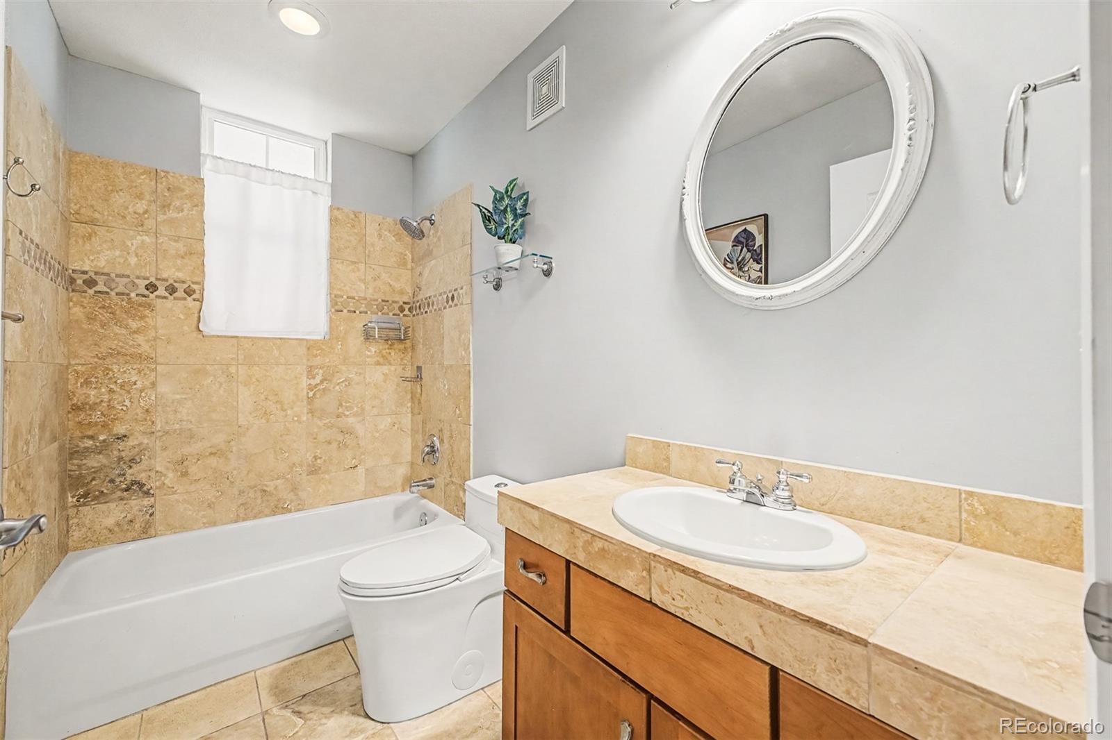 1489 Steele Street Unit: 208