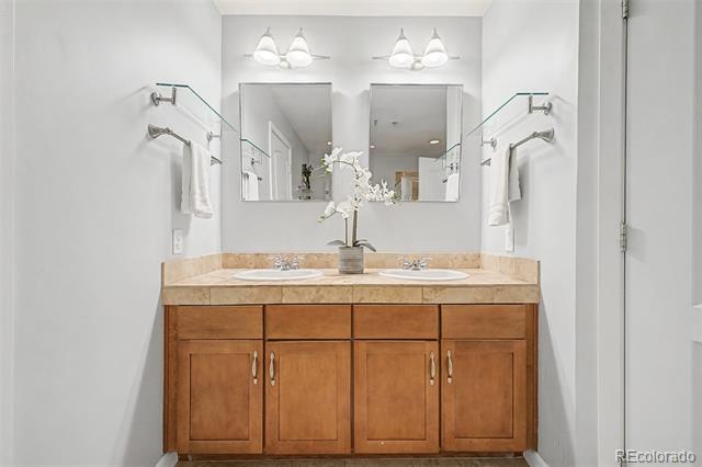 1489 Steele Street Unit: 208