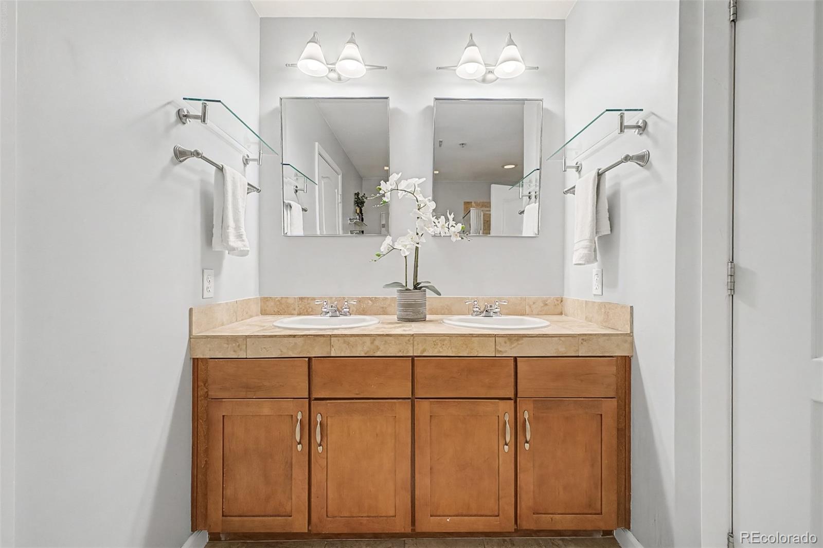 1489 Steele Street Unit: 208