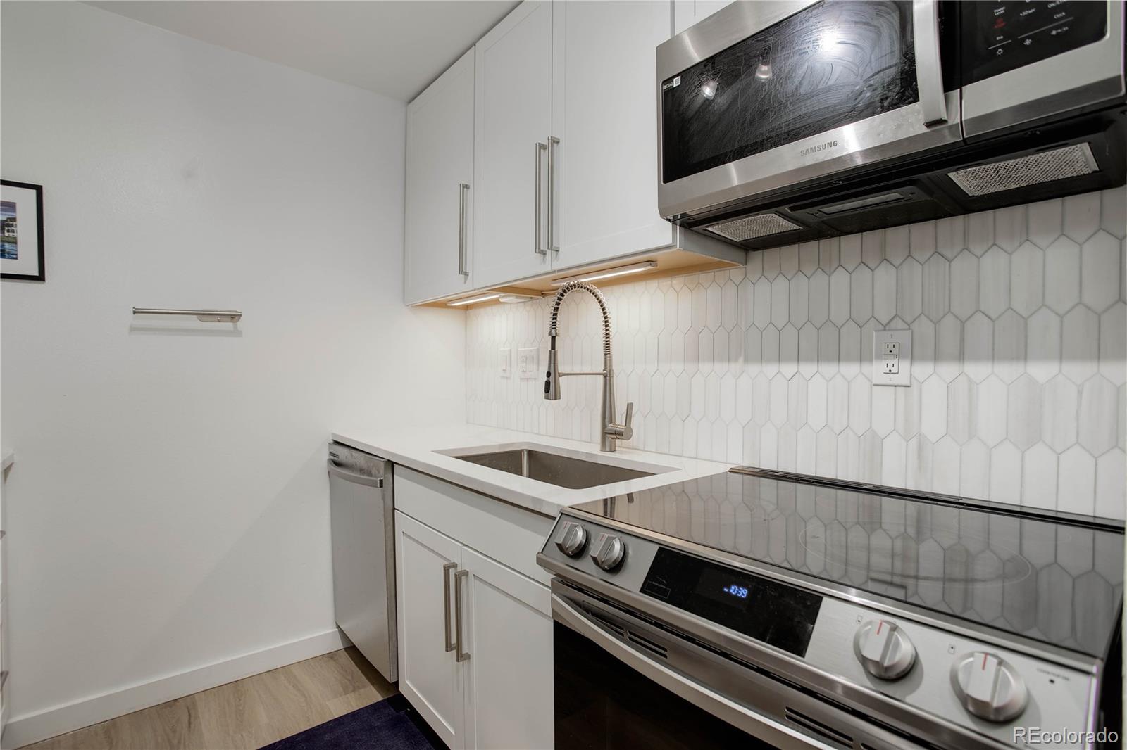 2 Adams Street Unit: 403