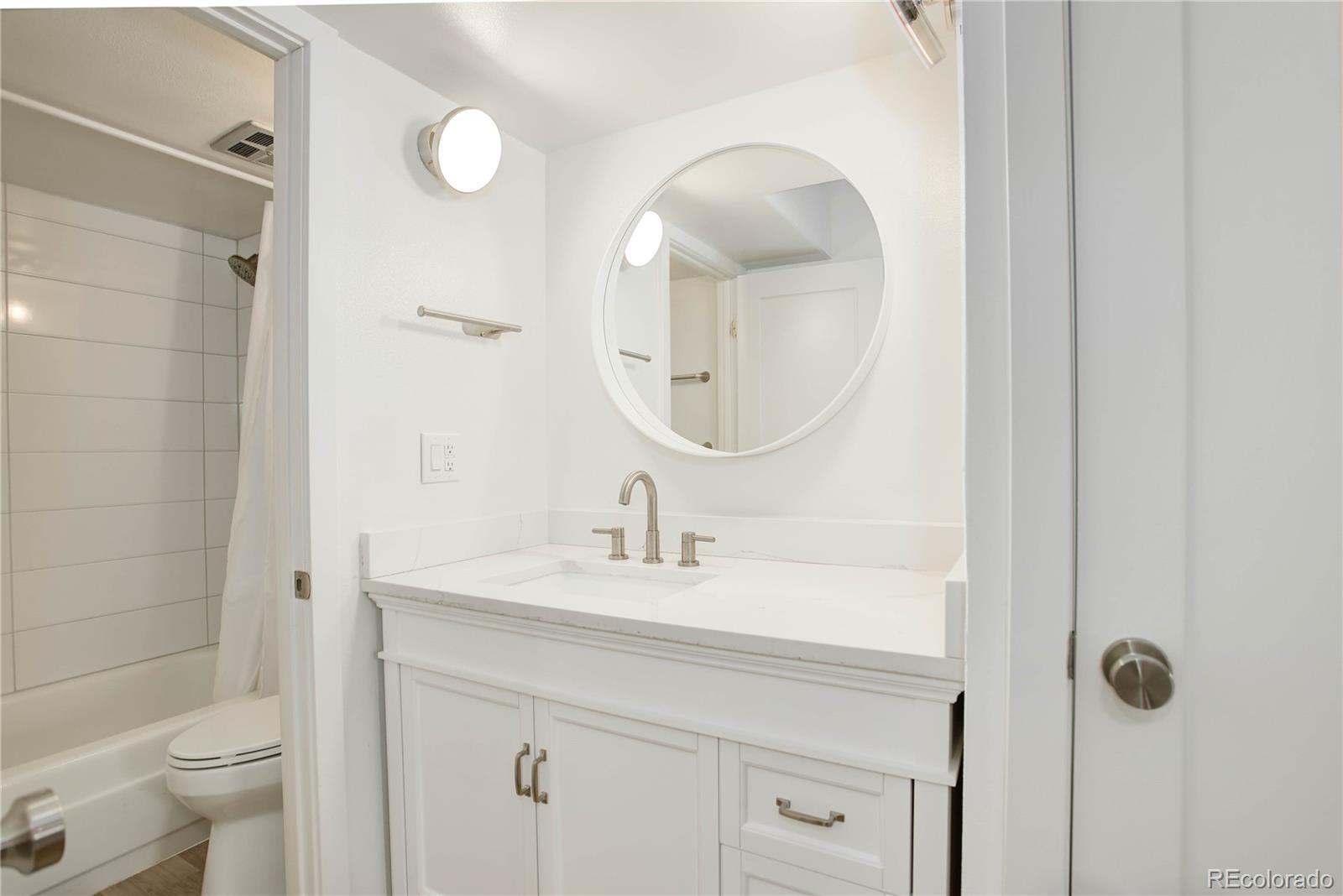 2 Adams Street Unit: 403