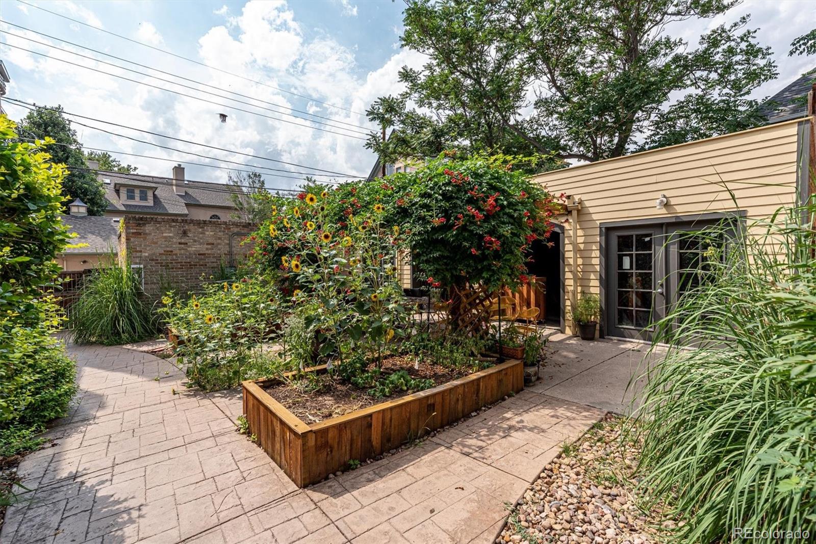 2533 E 11th Avenue Unit: 104