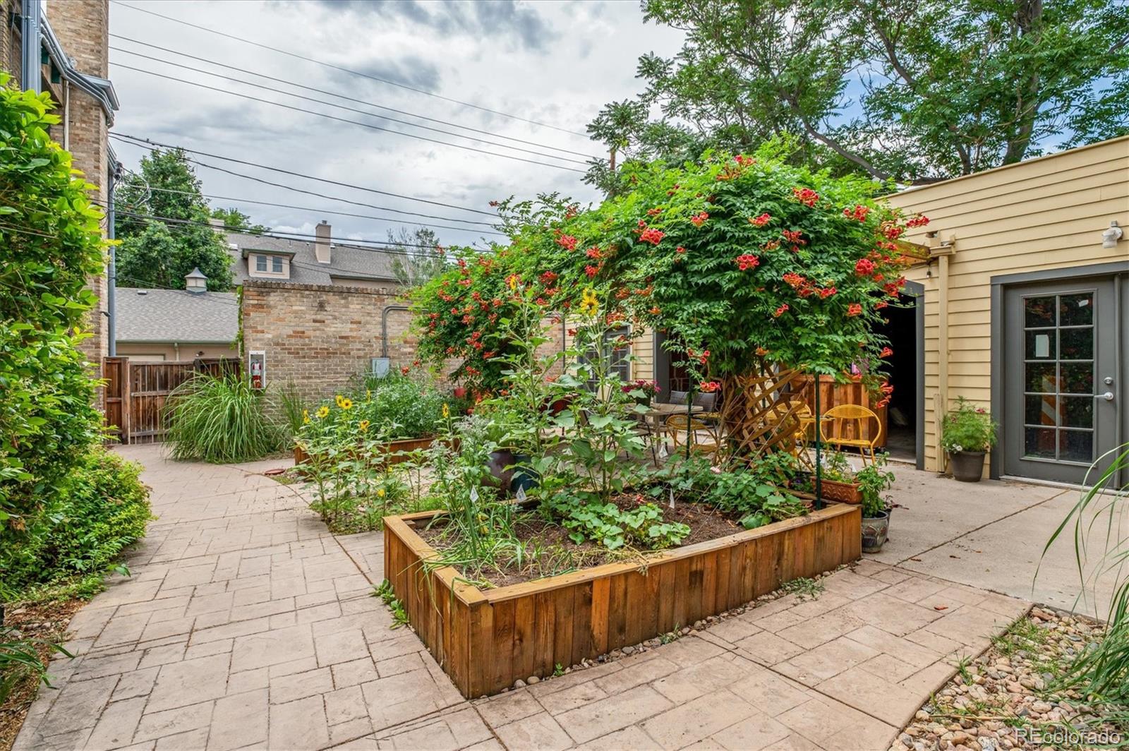 2533 E 11th Avenue Unit: 104