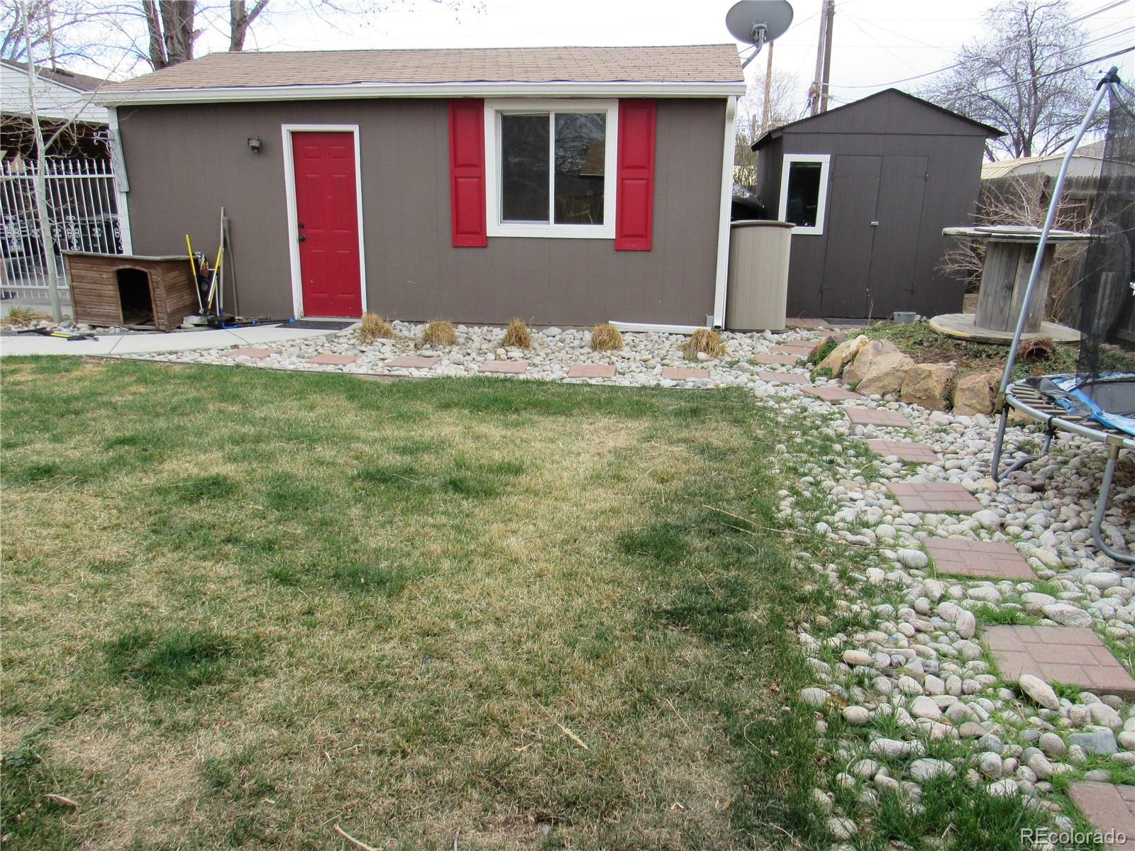 8821 Hooker Way