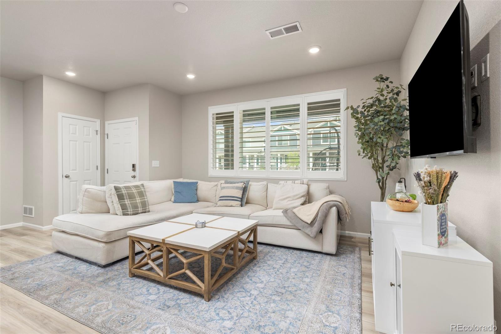 6078 N Lisbon Street