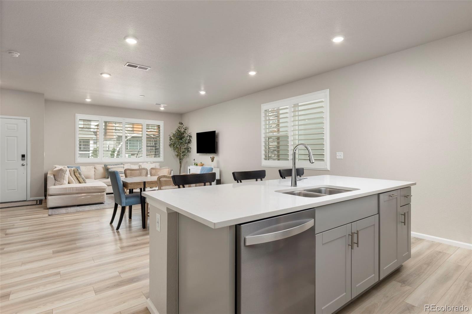 6078 N Lisbon Street