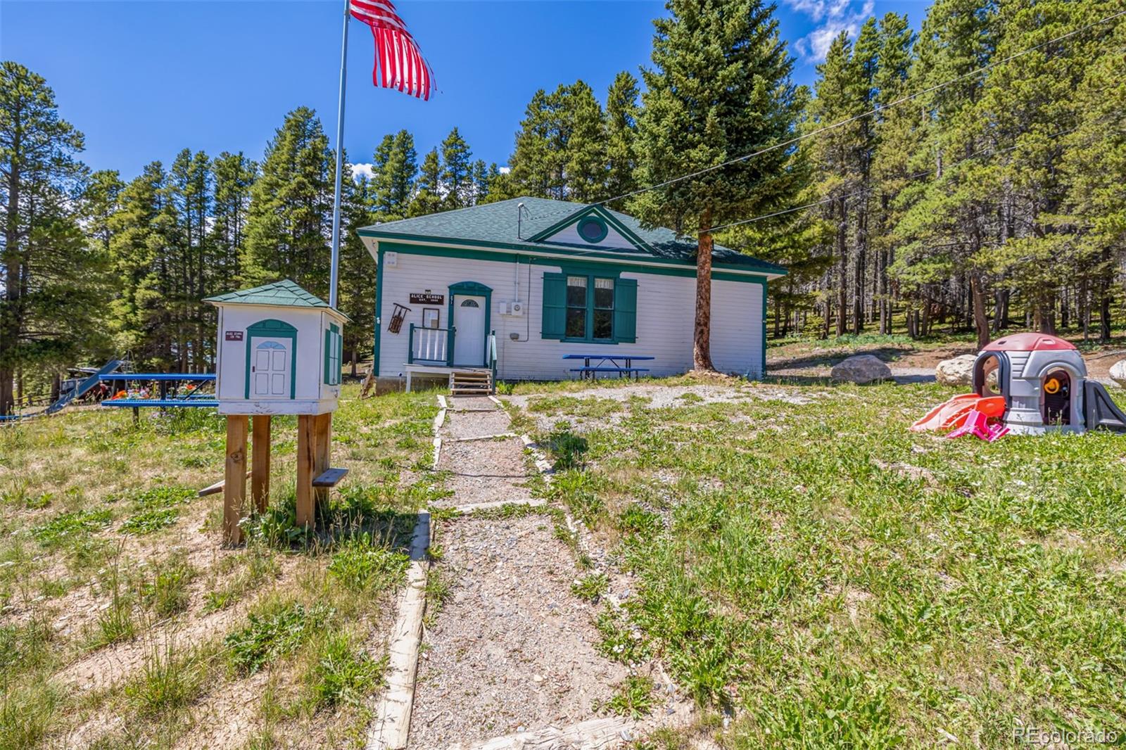 468 Hillside Road