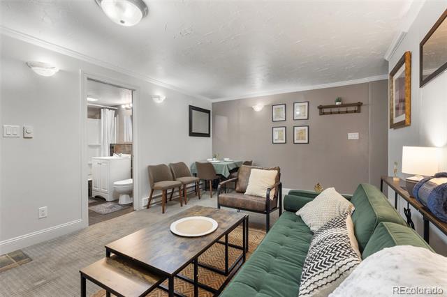 214 N Main Street Unit: 6