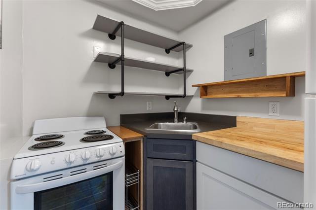 214 N Main Street Unit: 6