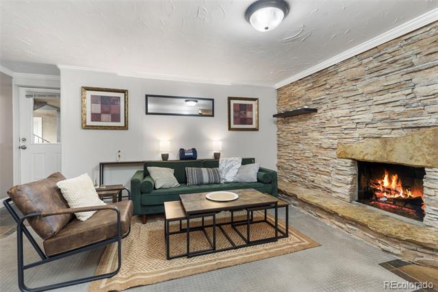 214 N Main Street Unit: 6