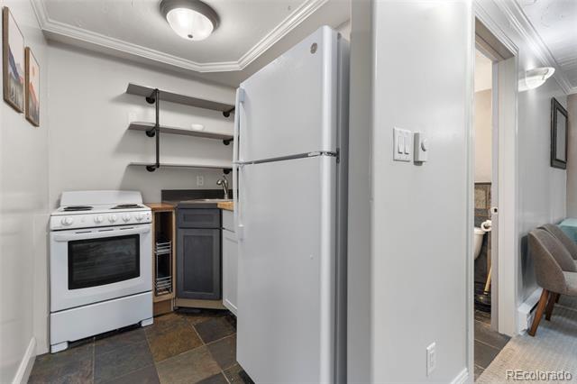 214 N Main Street Unit: 6