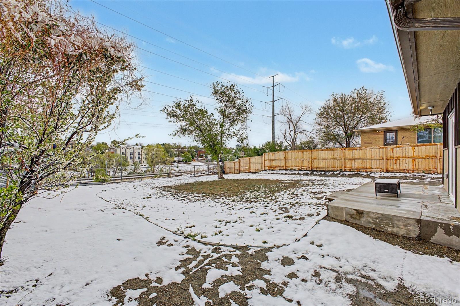 4885 W 11th Avenue