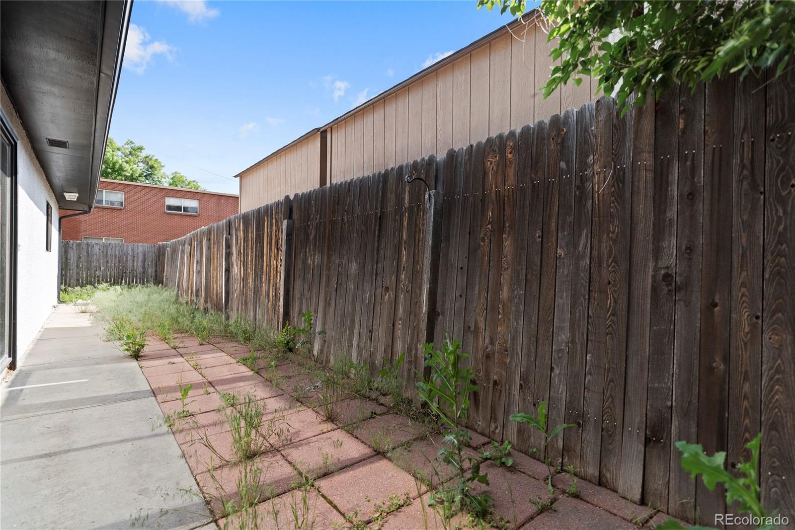 1121 Carr Street