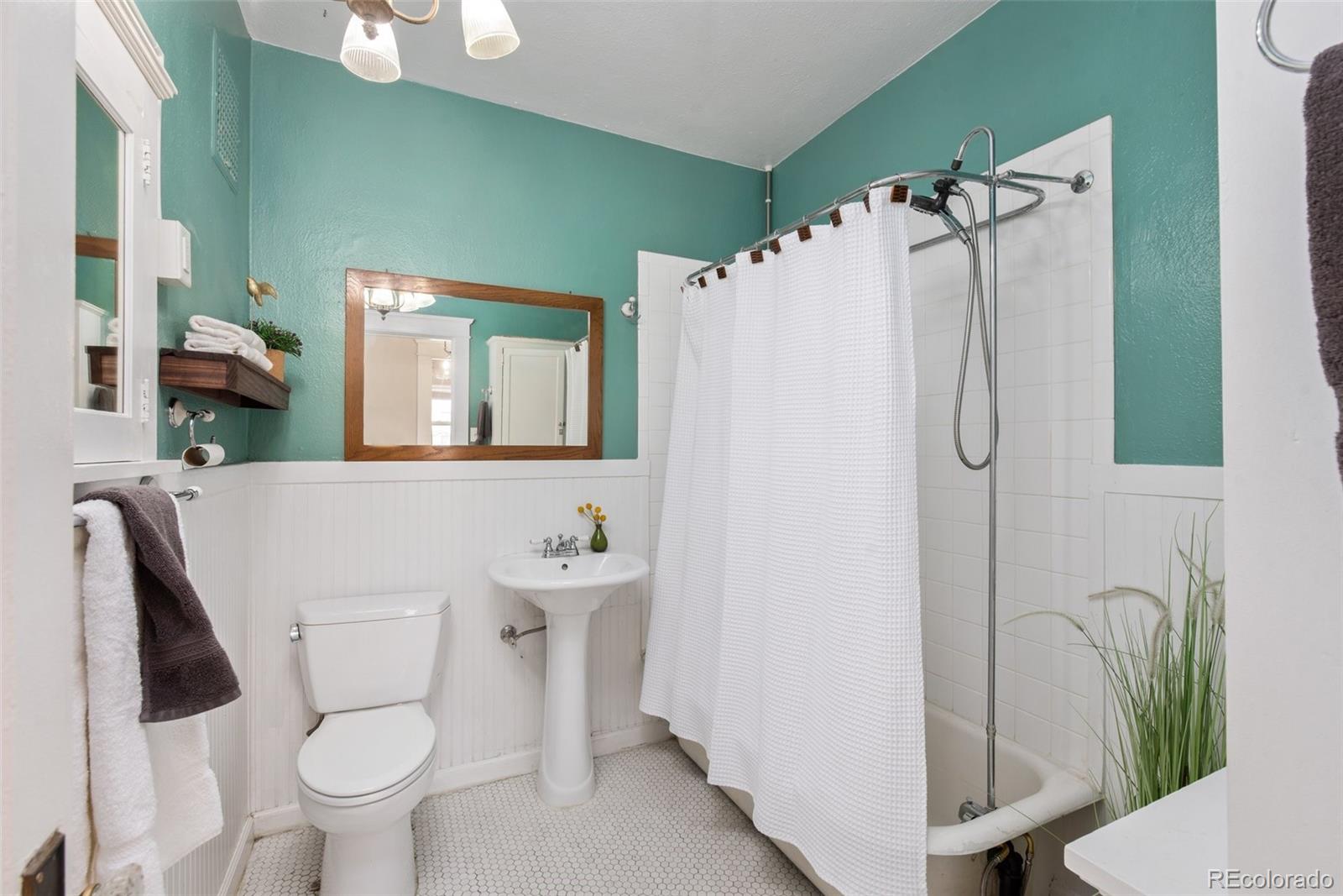 1340 N Emerson Street Unit: 11