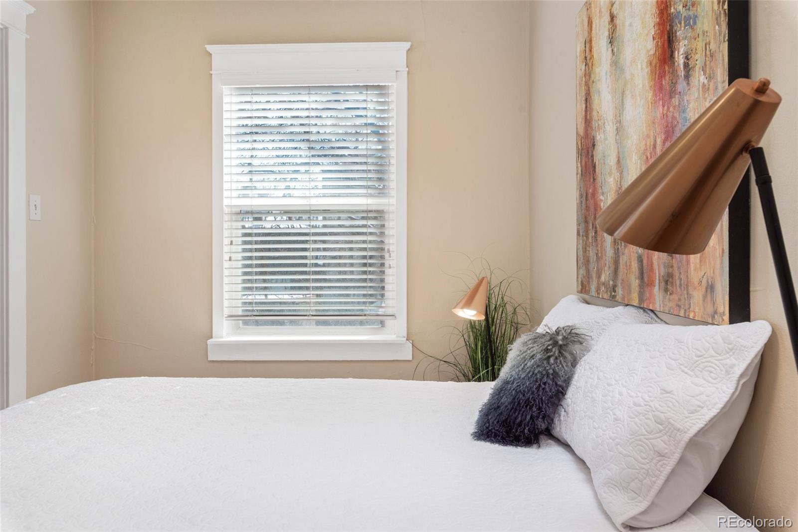 1340 N Emerson Street Unit: 11