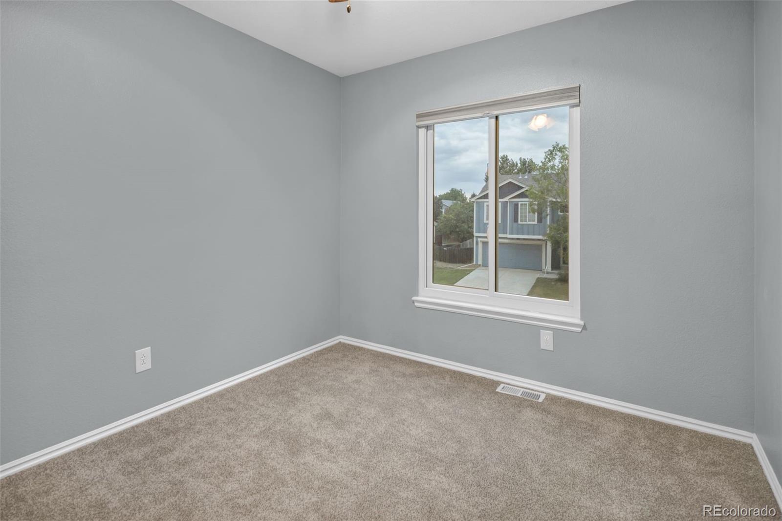 5122 S Nepal Way