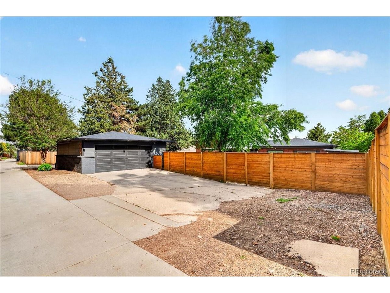 325 W Midway Blvd
