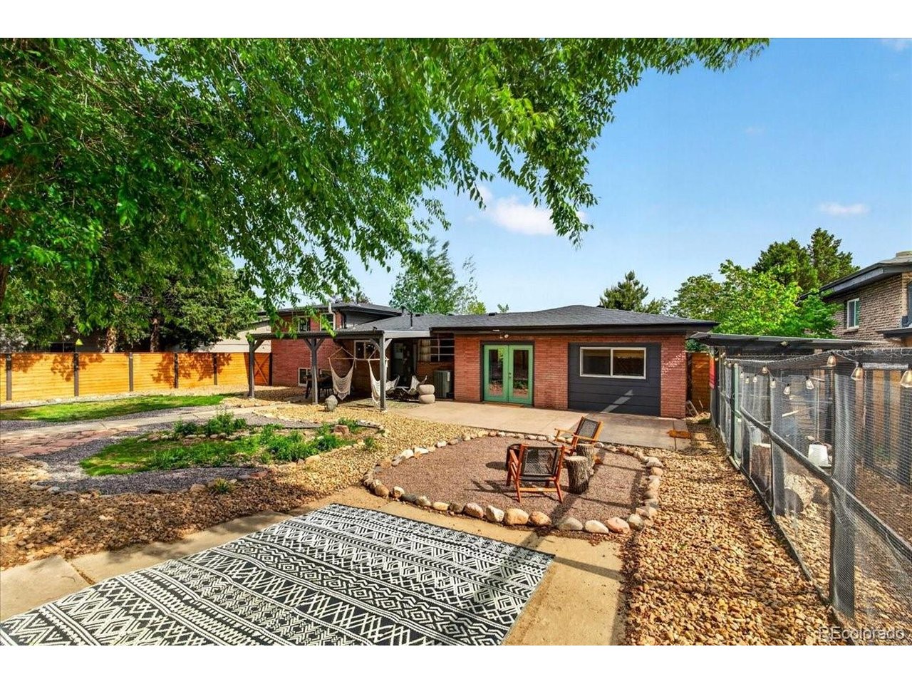 325 W Midway Blvd