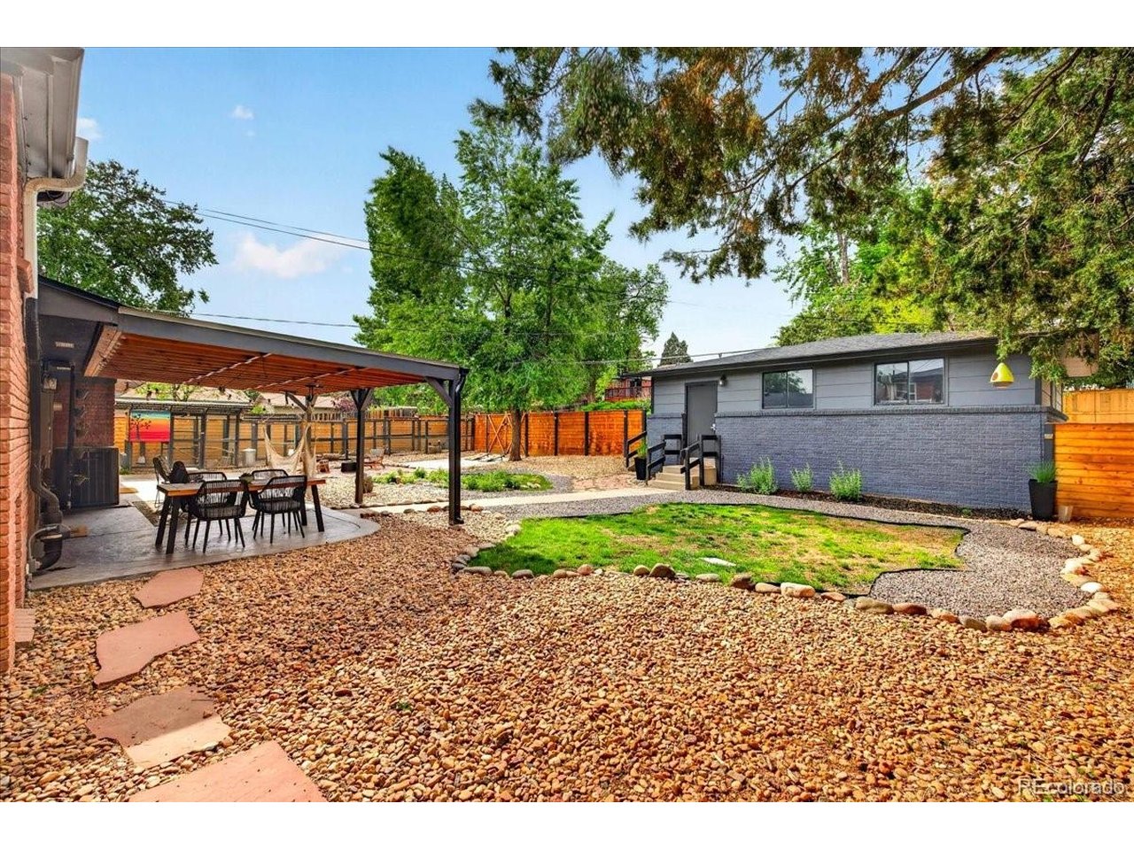 325 W Midway Blvd