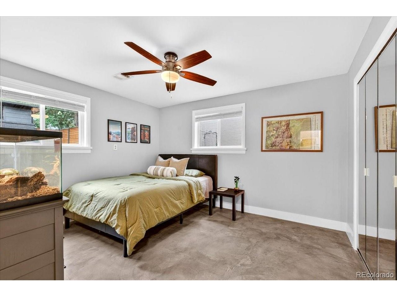 325 W Midway Blvd