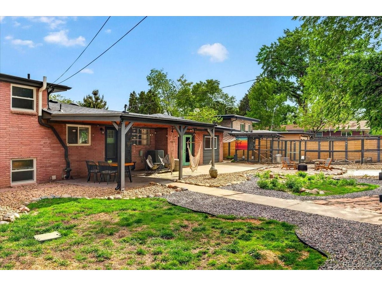 325 W Midway Blvd