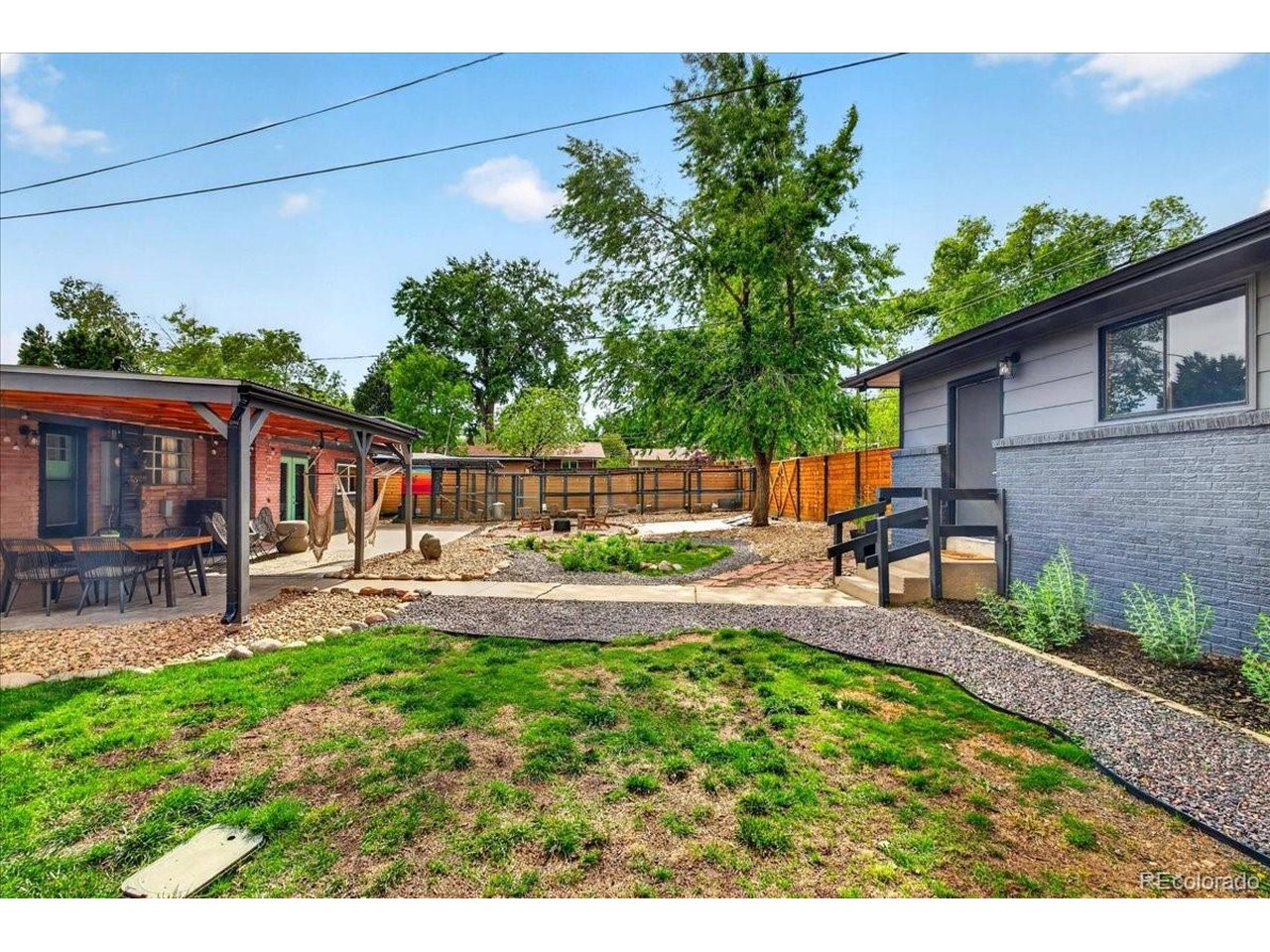 325 W Midway Blvd