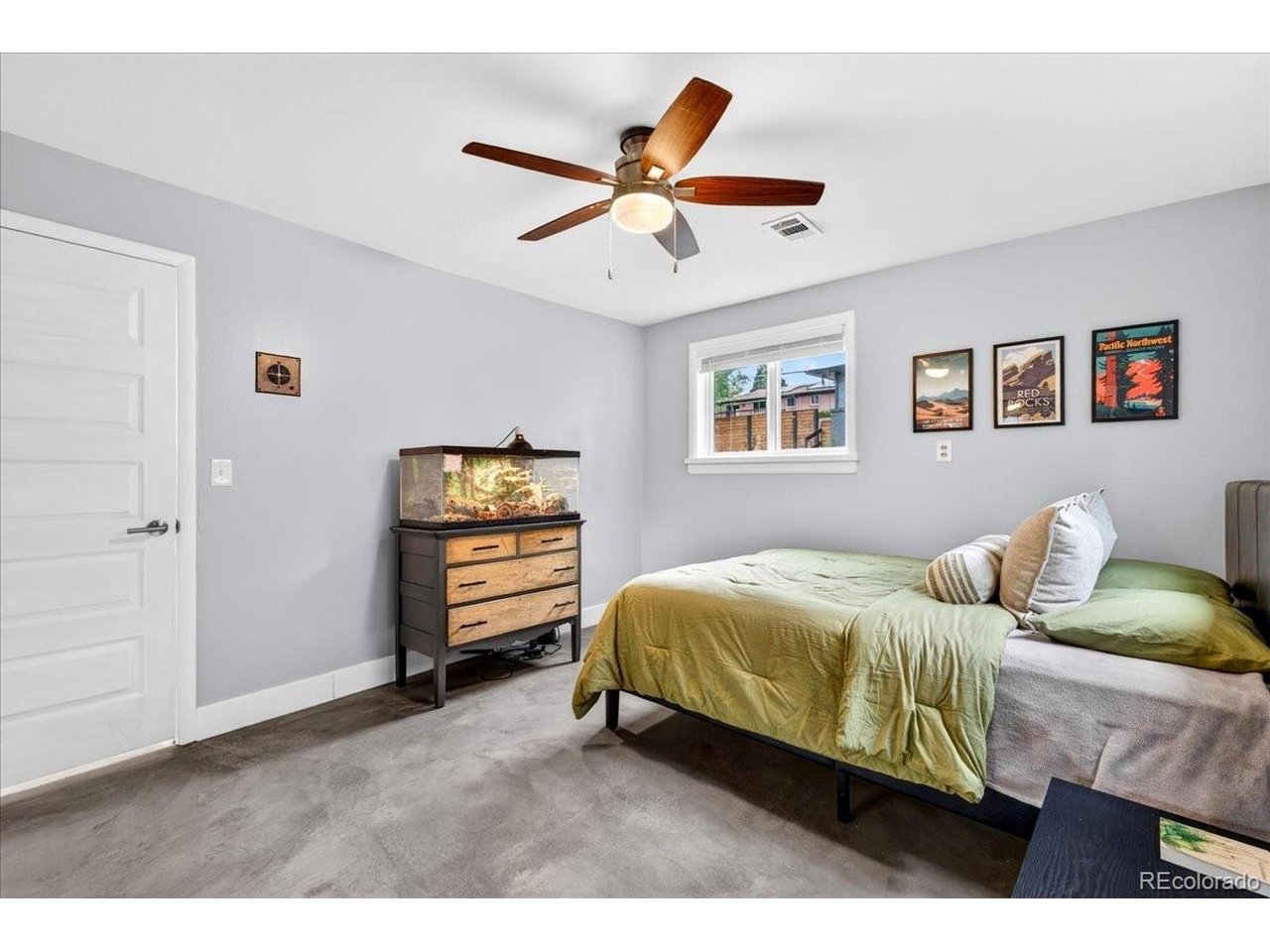 325 W Midway Blvd