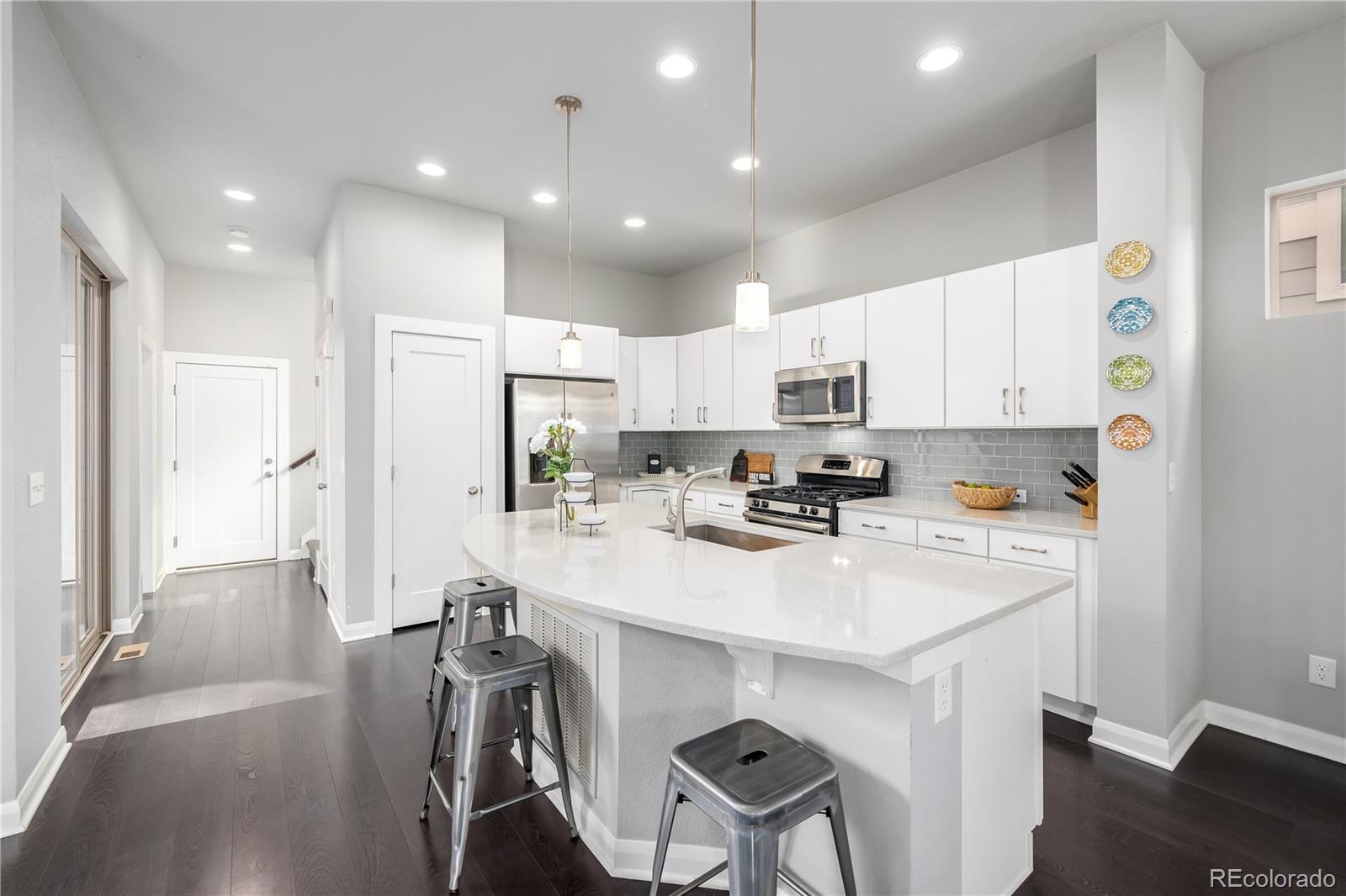1764 W 67th Place