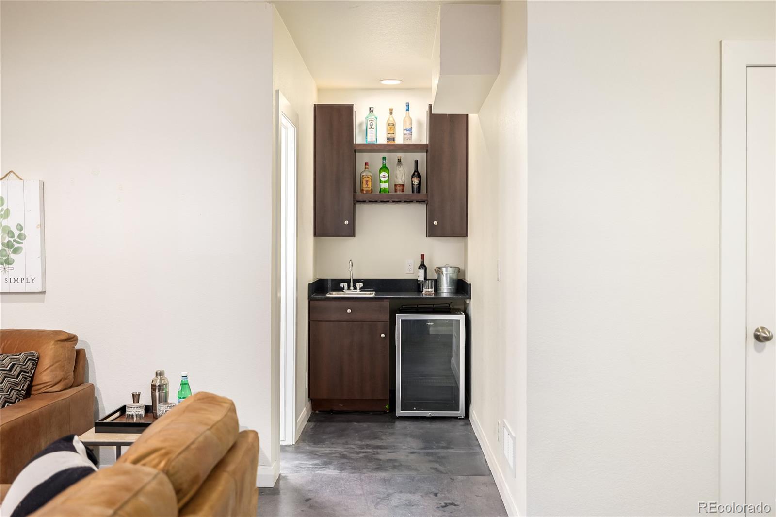 1764 W 67th Place