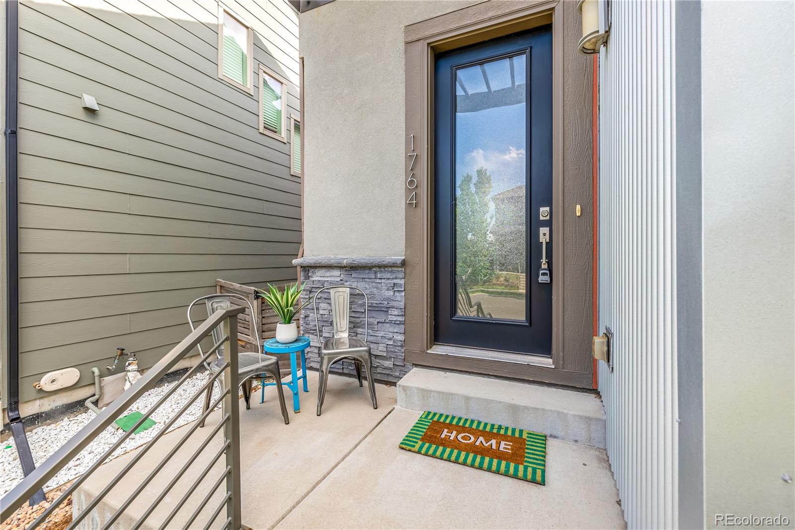 1764 W 67th Place