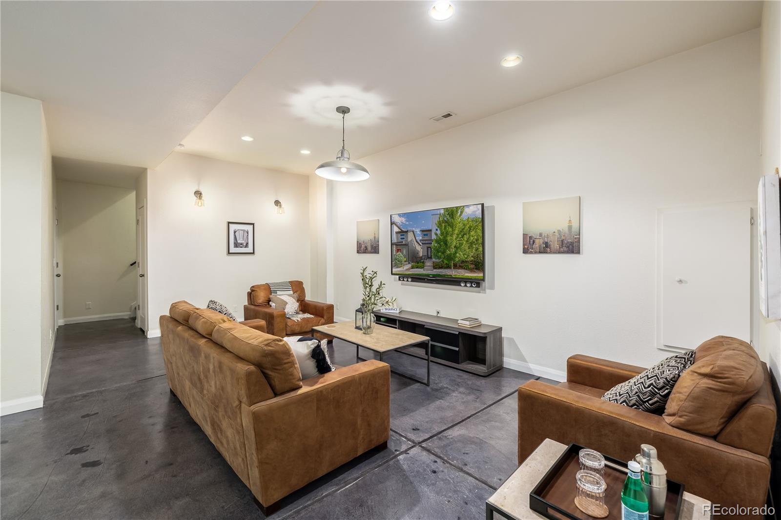 1764 W 67th Place