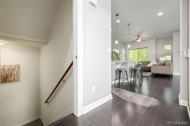 1764 W 67th Place