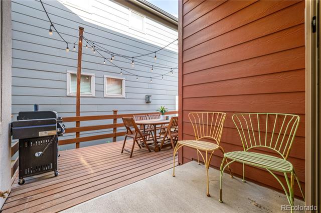 1764 W 67th Place