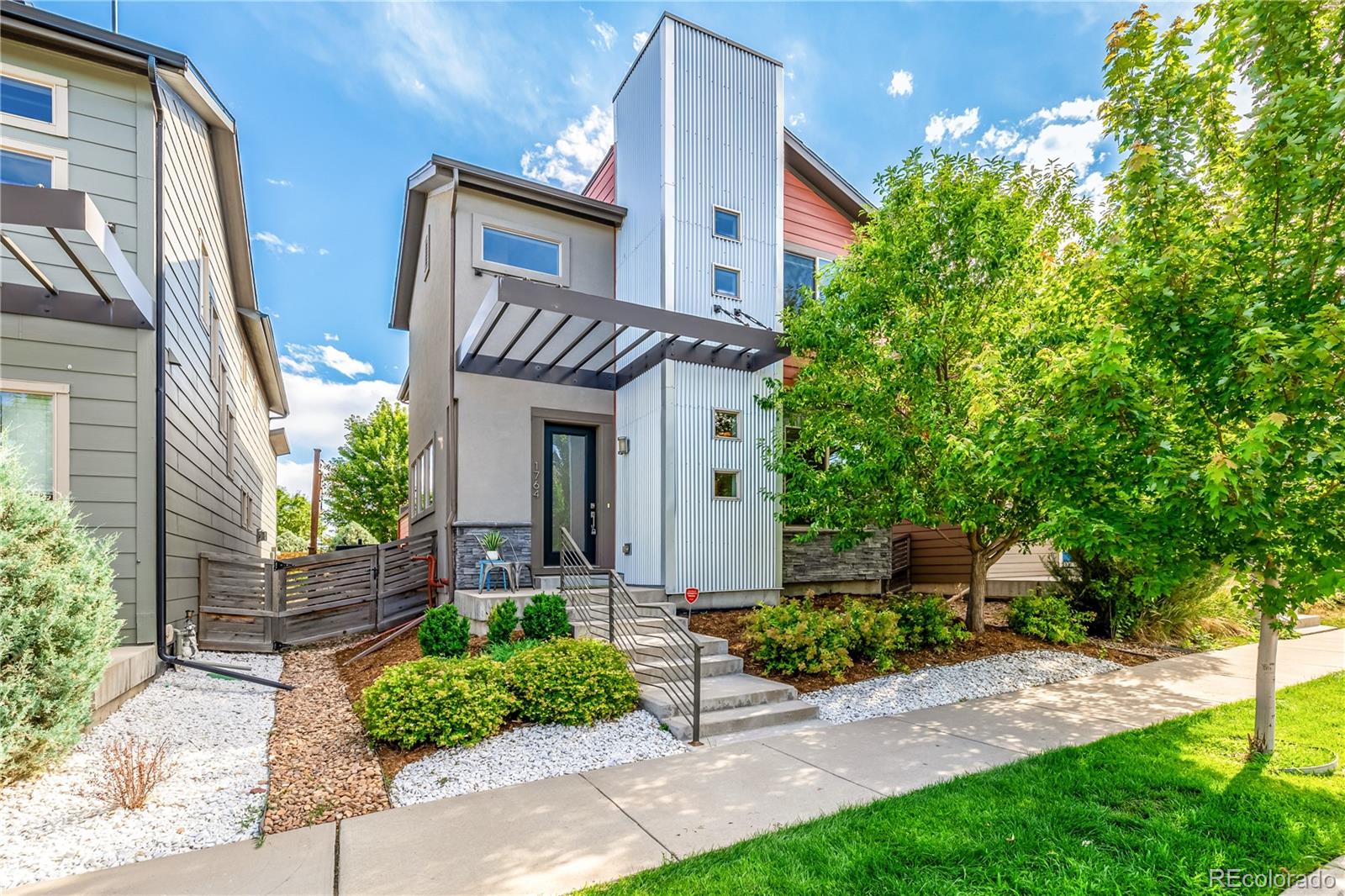 1764 W 67th Place