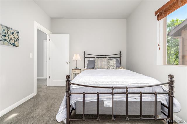 1764 W 67th Place