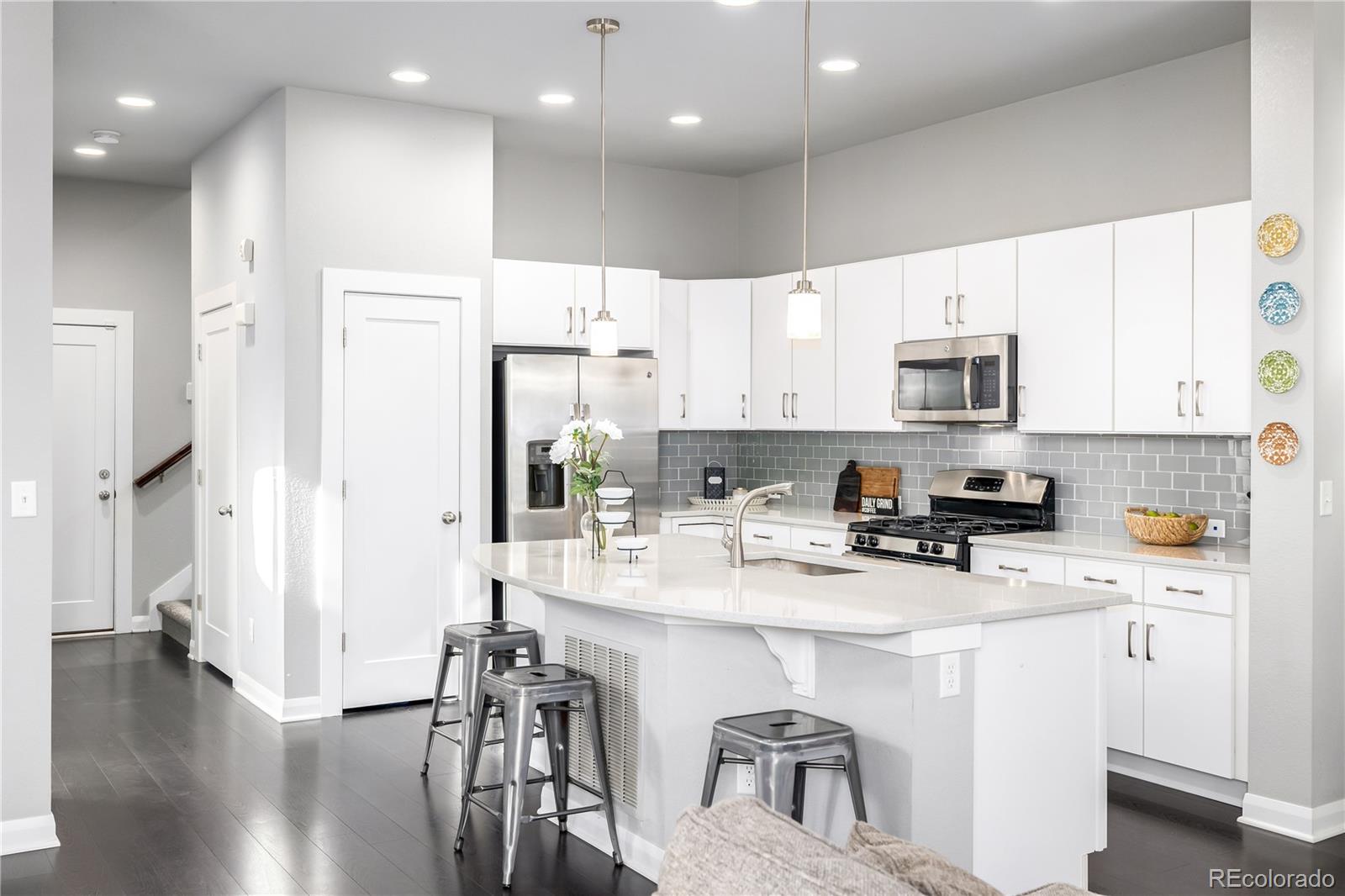 1764 W 67th Place