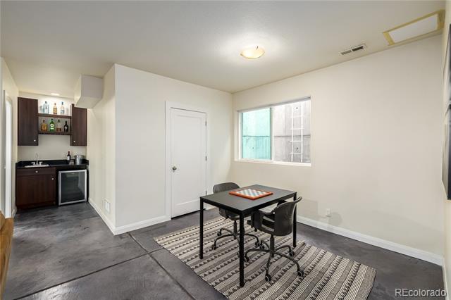 1764 W 67th Place
