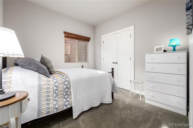 1764 W 67th Place