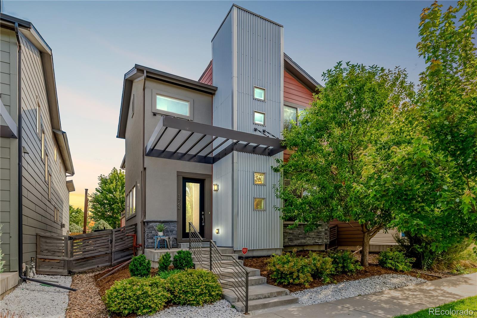 1764 W 67th Place