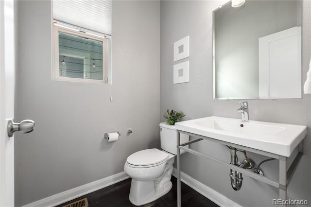 1764 W 67th Place