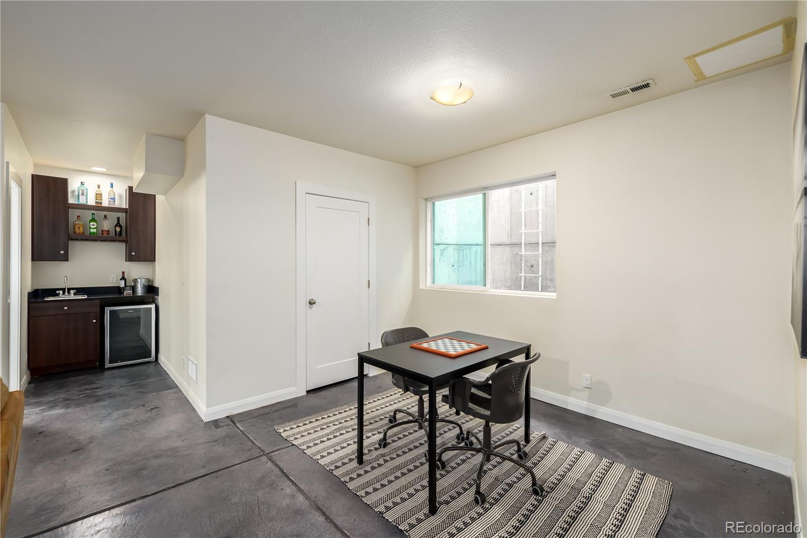 1764 W 67th Place