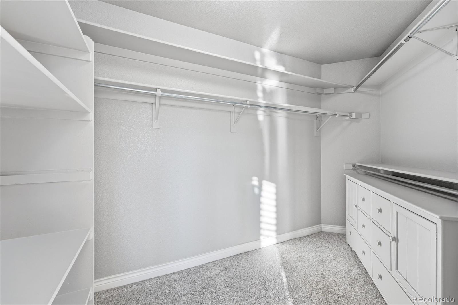 3860 Broadlands Lane